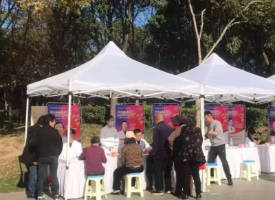 公益 | 林同舟医生参与高东镇健康集市，服务社区获好评